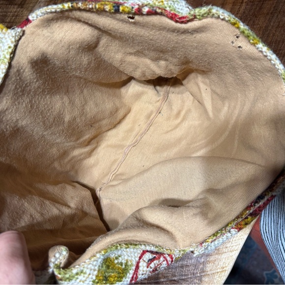 Vintage Print Women Bag with Wooden Handle - Picture 8 of 9